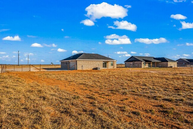 Building Photo - Country Living In Roosevelt ISD!