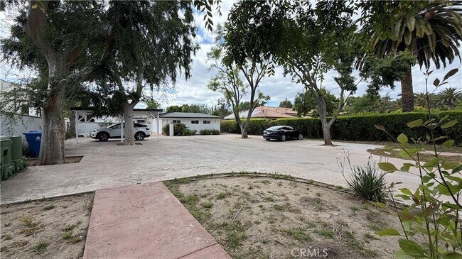 Foto del edificio - 5855 Shirley Ave