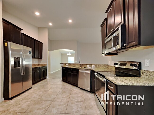 Building Photo - 16668 Myrtle Sand Drive Wimauma FL
