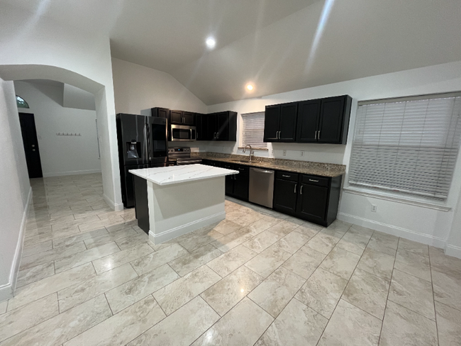 Foto del edificio - 6304 Spring Ranch Dr