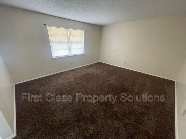 Foto del edificio - 6300 N Wildewood Dr