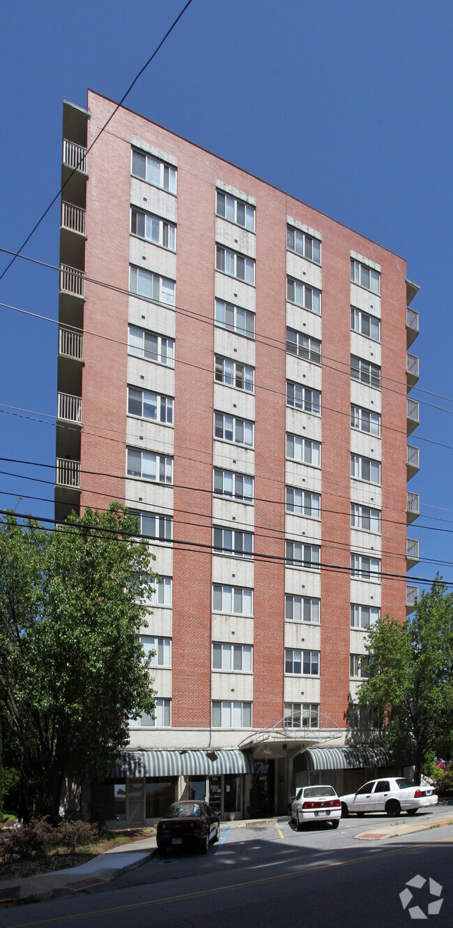 Ashley Towers Apartments 365 New St Macon, GA