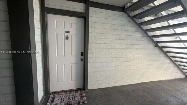 Foto del edificio - 468 NE 206th Ln