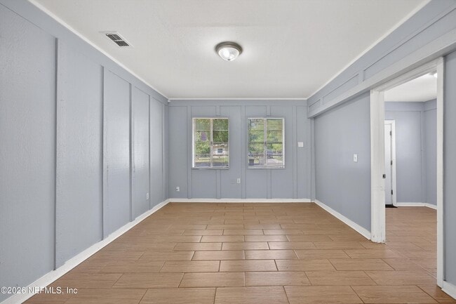 Foto del edificio - 2960 W 10th St