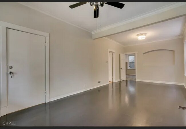 Foto del edificio - 2521 N Springfield Ave