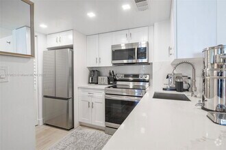Building Photo - 770 Claughton Island Dr