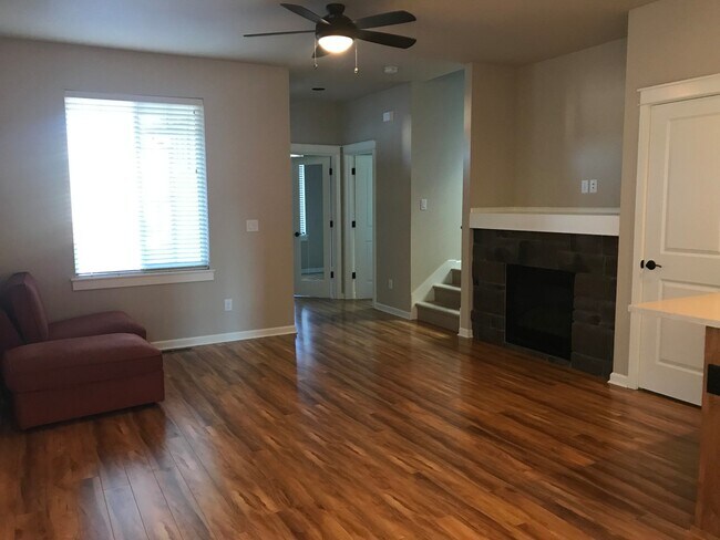 Foto del edificio - Beautiful NE Bend home, includes office an...