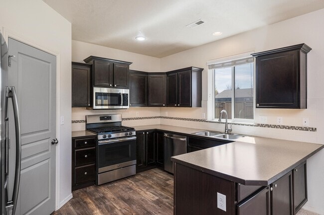 Foto del edificio - 3616 SW Pumice Stone Ave