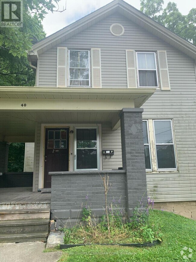 Building Photo - 40 Springbank Dr