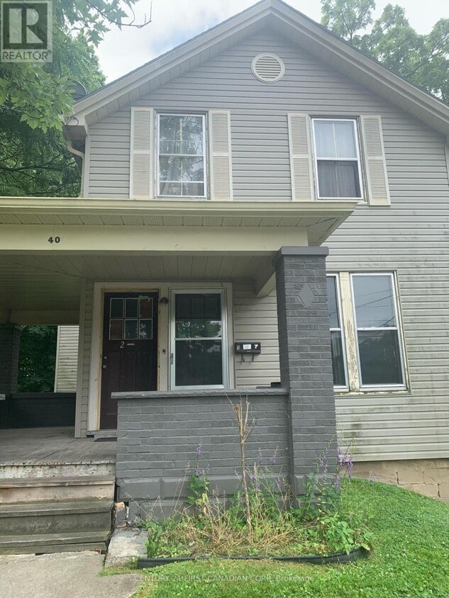 Primary Photo - 40 Springbank Dr