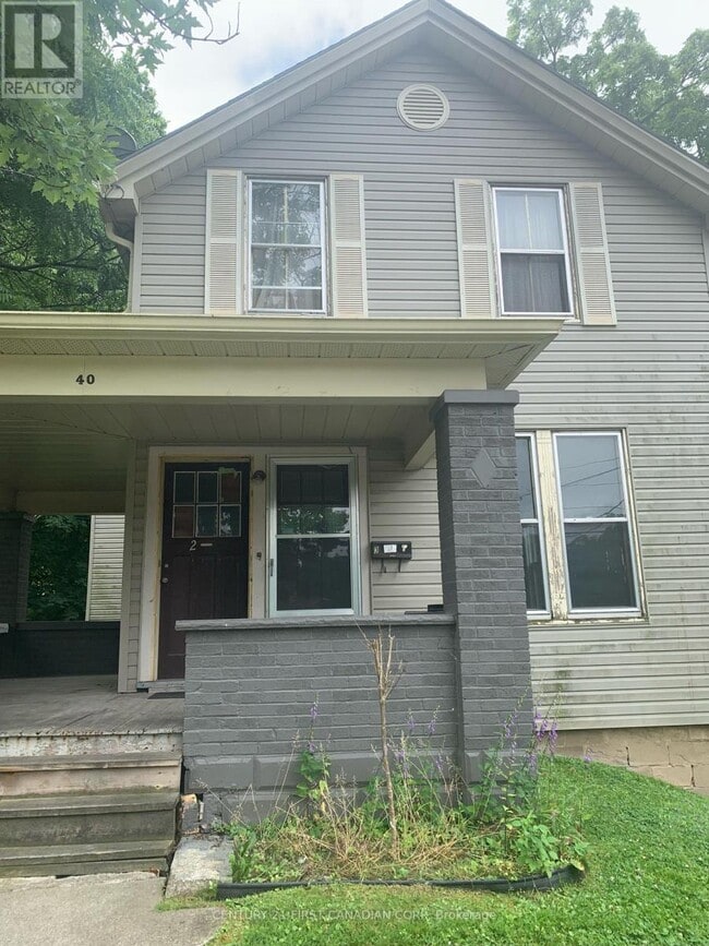 Building Photo - 40 Springbank Dr