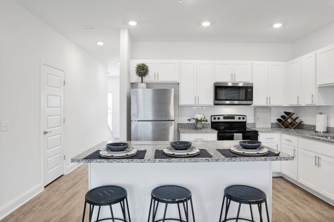 Building Photo - 26978 Prt Washington Ln