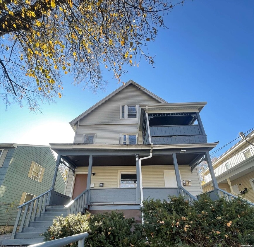 31 Elmer St Unit 2R  
