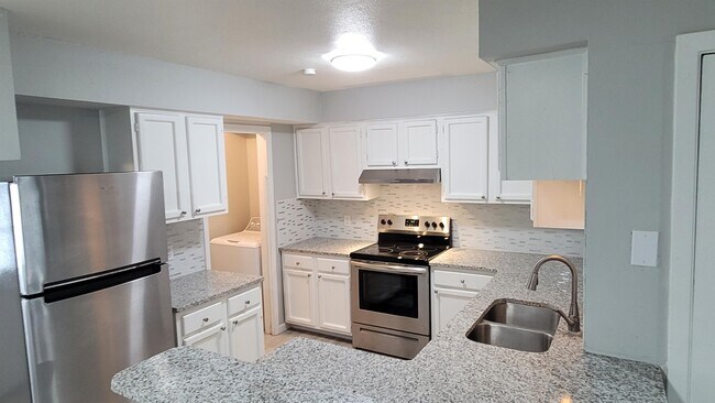 Building Photo - 4226 Walnut Hills Dr