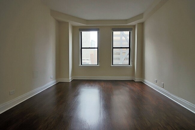 Photo - 187 E Chestnut St (Chicago, IL) Apartment