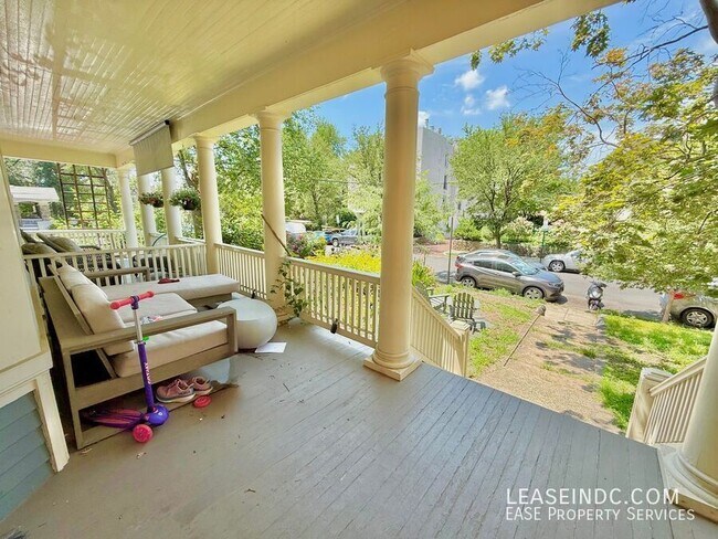Foto del edificio - 3307 18th St NW
