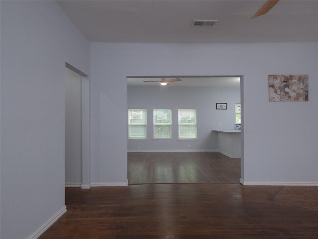 Building Photo - 2703 Areba St