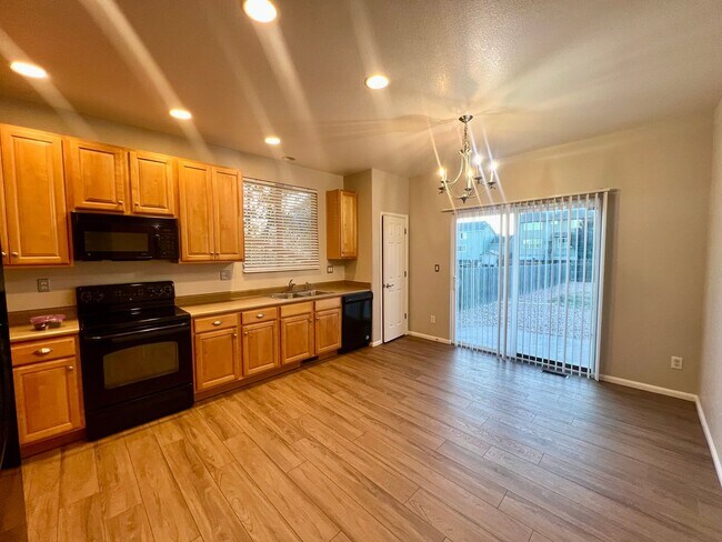 Foto del edificio - Fantastic 3 bedroom home available in Claremont Ranch!