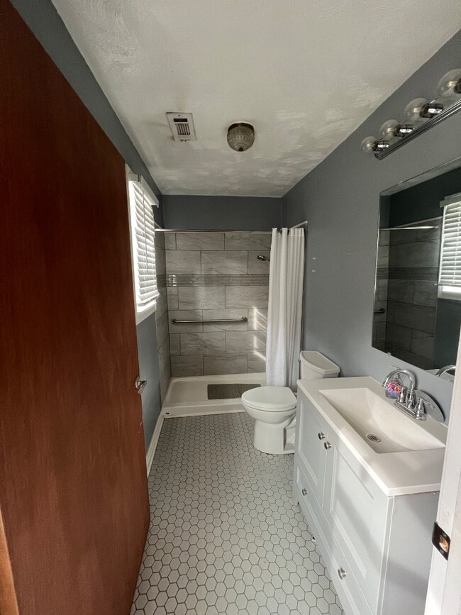 Building Photo - 1604 Calloway St