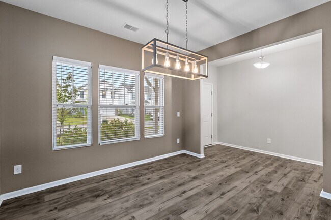 Foto del edificio - 514 Purple Finch Rd