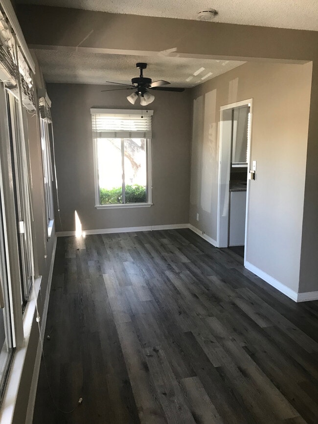 Foto del edificio - TWO BEDROOM HOUSE IN LAKEWOOD--GREAT LOCATION--CALL US TODAY!!