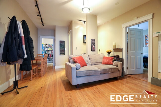 Building Photo - 6 Sutherland Rd