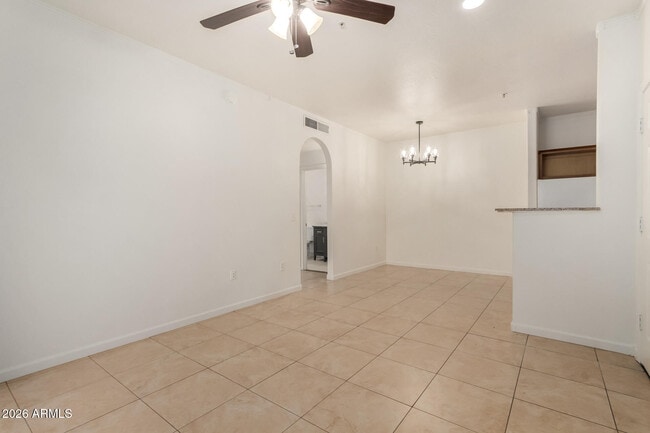 Building Photo - 2929 W Yorkshire Dr