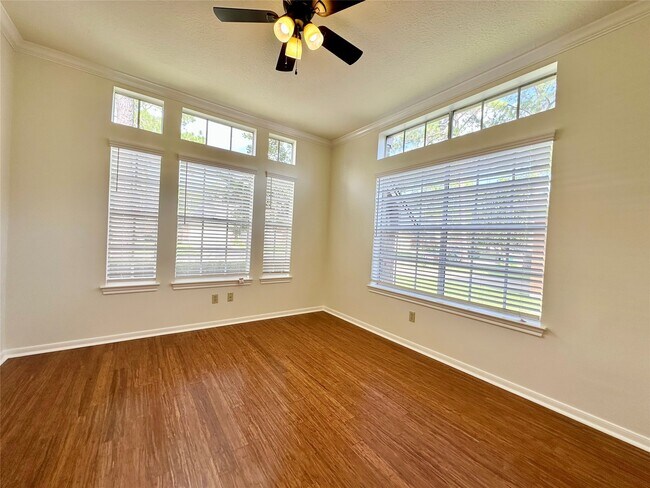 Foto del edificio - 14330 Fair Knoll Way