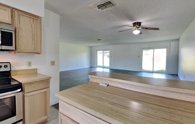 Foto del edificio - 5523 Westbrook Dr