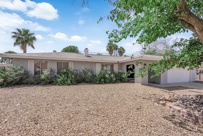 Foto del edificio - Family-Friendly House with Pool and Spacious room