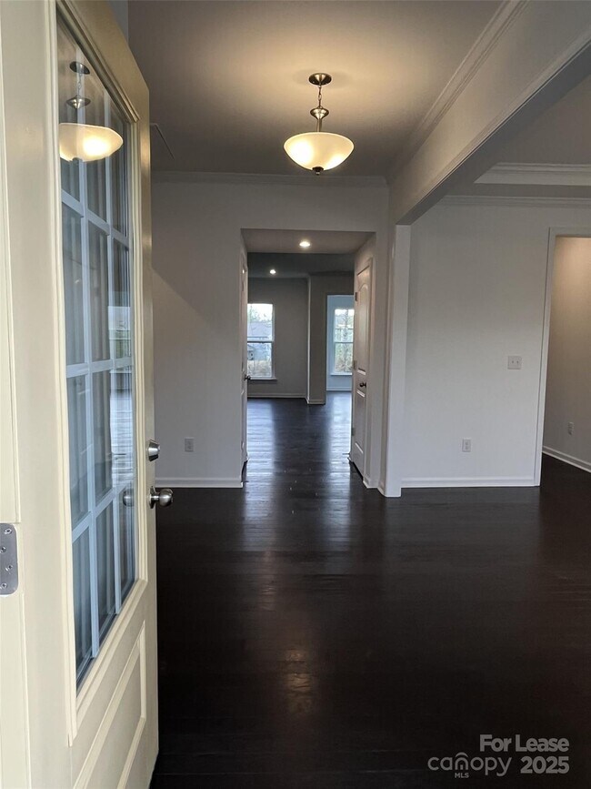 Building Photo - 13812 Water Ter Dr