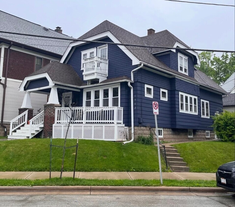 Foto principal - 1960 N Warren Ave