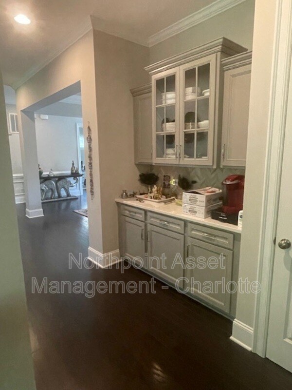 Foto del edificio - 1622 Afton Way