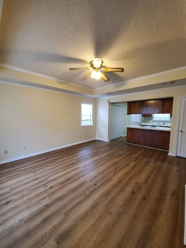 Building Photo - Charming Retreat with Wood Burning Fireplace: Your Ideal Rental Home Awaits!