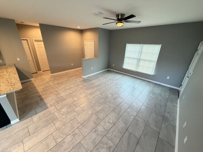 Foto del edificio - Available now!! Adorable 3 Bedroom / 2 Bathroom Home in Palm Bay!!
