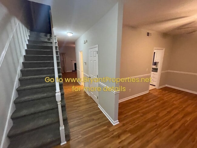 Photo - Nashville - Donelson- Percy Priest Lake Area - 3-bedroom 2.5 Bath House