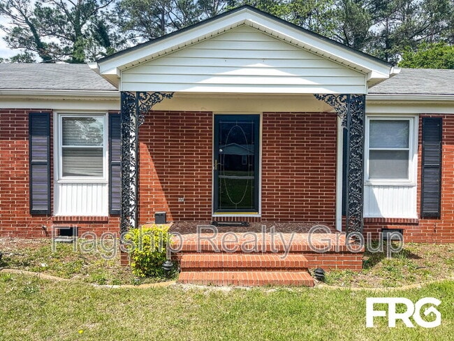 Building Photo - 1801 E Azalea Dr