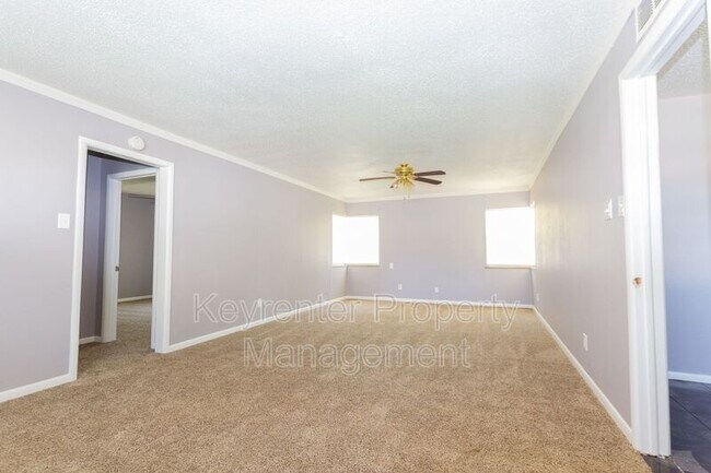 Foto del edificio - 1632 NE 46th St