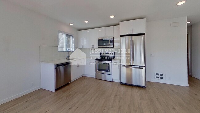 Building Photo - 3521 S Leschi Pl