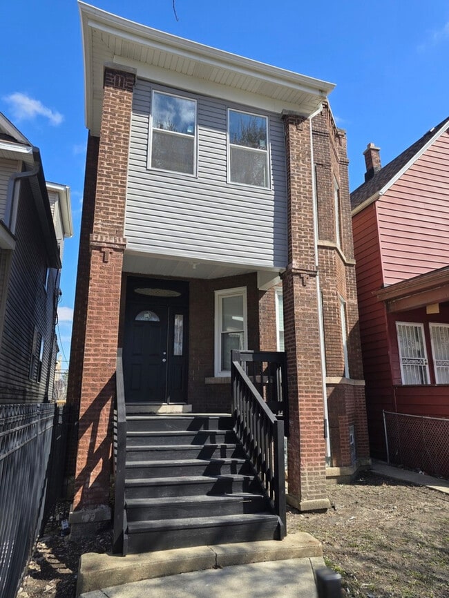 Building Photo - 651 N Long Ave
