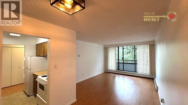 Building Photo - 9270-9270 Salish Ct