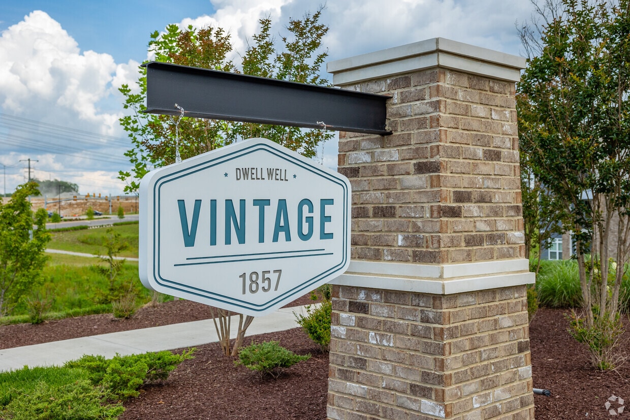 リラック有楽町 RhinoRack（ ライノラック ）PIONEER PLATFORM (1828MM X 1426MM) WITH