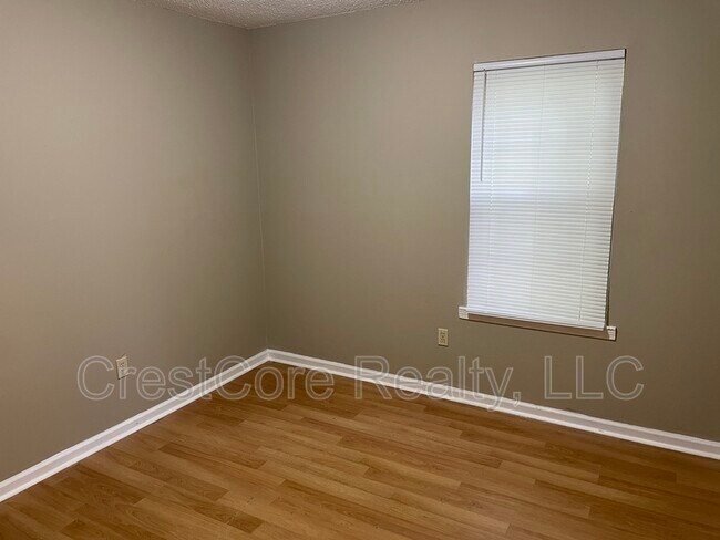 Foto del edificio - 5493 Adams Cir