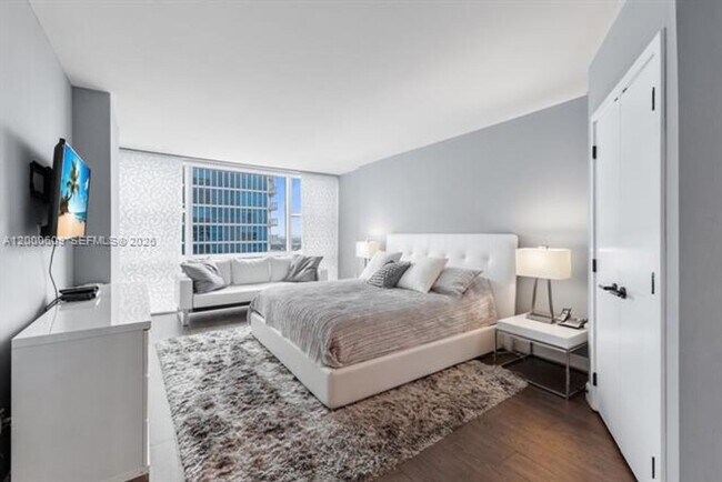 Foto del edificio - 6801 Collins Ave