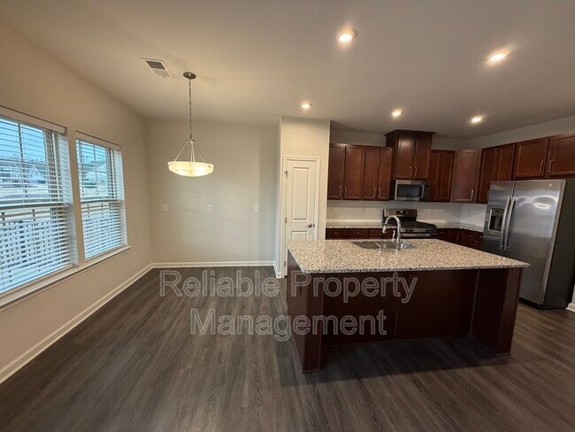 Foto del edificio - 1673 Ripley Woods St