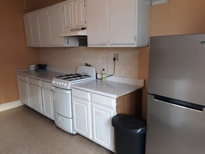 Building Photo - 53 Crescent Ave