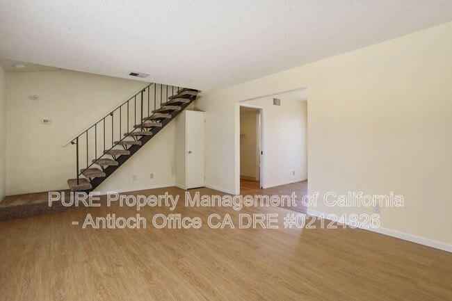 Building Photo - 3513 Fairview Dr