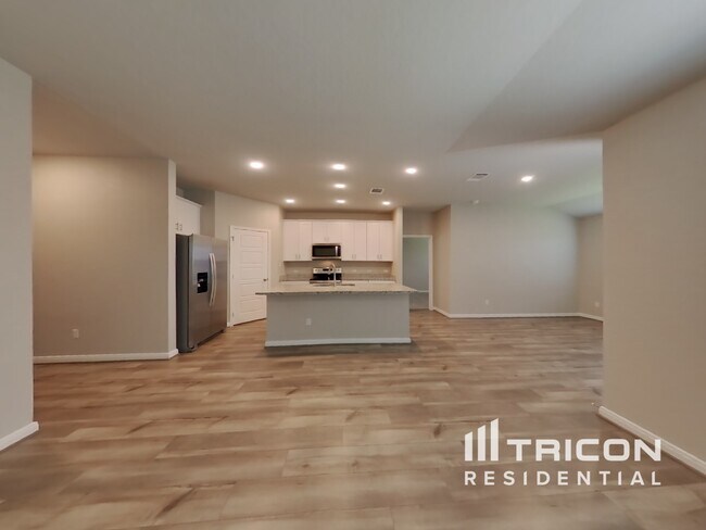 Foto del edificio - 13606 Paxton Blvd