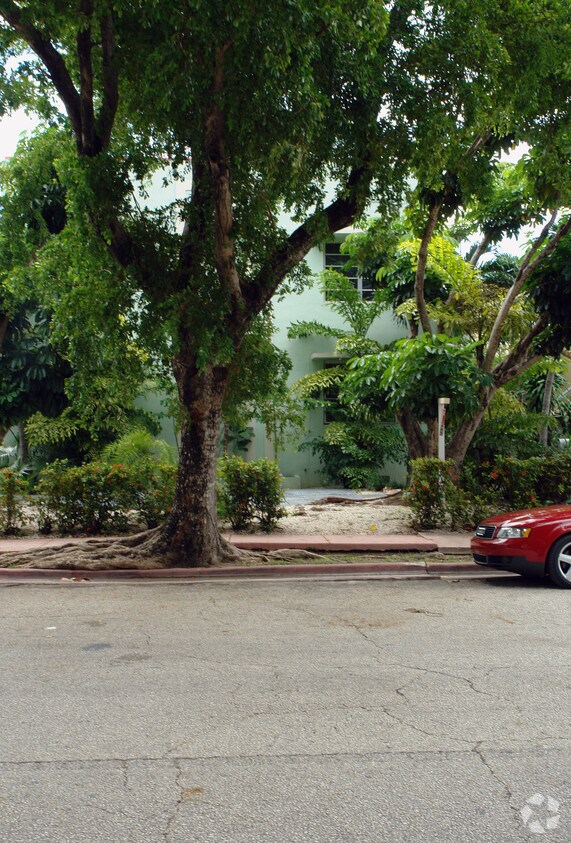 Foto del edificio - 725 Lenox Ave