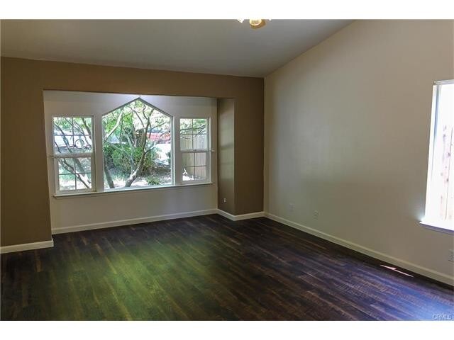 Building Photo - 5 Donalli Ln